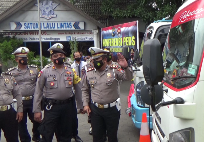 
Membahayakan, 4 Unit Truk Oleng Diamankan Satlantas Polres Probolinggo
