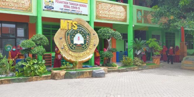 
Wabup Pasuruan: Pembelajaran Tatap Muka Hanya Berlaku untuk Sekolah Berbasis Pesantren