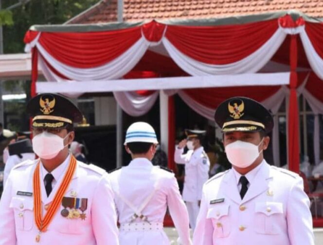 
Lantik Wali Kota – Bupati Terpilih, Khofifah Sebut Gus Ipul Sebagai Mentornya Kepala Daerah