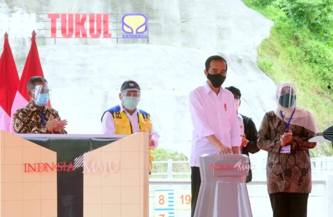 
Presiden Jokowi Resmikan Bendungan Tukul Pacitan