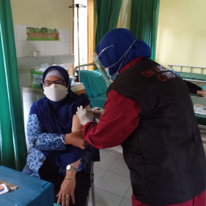 
Vaksinasi Gelombang Kedua untuk Nakes Akhirnya Rampung