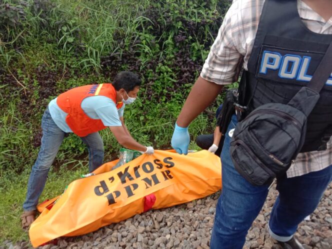 
Pria Tanpa Identitas Tewas Tertabrak Kereta Api Penataran