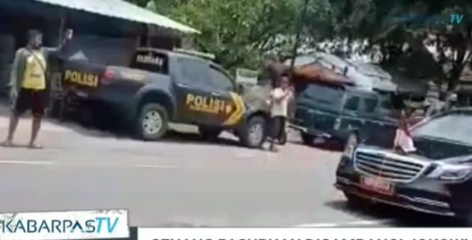 
Kumpulan Video Unik Warga Pasuruan Sambut Presiden Jokowi