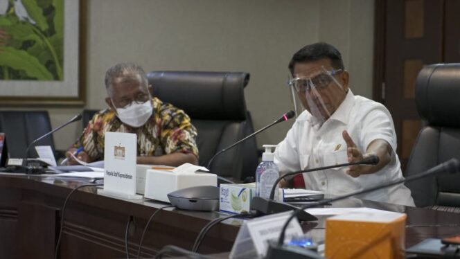 
Moeldoko Instruksikan Penerapan Kendaraan Bermotor Listrik di Lingkungan Pemerintahan