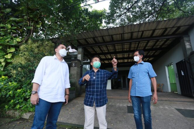 
Silaturrahmi dengan Bambang DH, Wali Kota Eri: Saya Ngangsu Kaweruh
