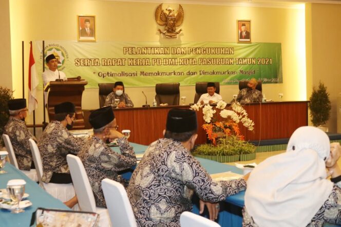 
Ini Pesan Wawali untuk Pengurus Dewan Masjid Indonesia Kota Pasuruan yang Baru Dilantik