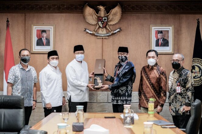 
Demi Majukan Kota Pasuruan, Gus Ipul dan Mas Adi Sowan ke 4 Menteri