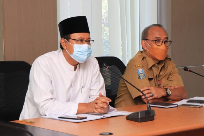 
Gus Ipul Berharap BPR Kota Pasuruan Berinovasi untuk Tingkatkan Minat dan Kepercayaan Nasabah