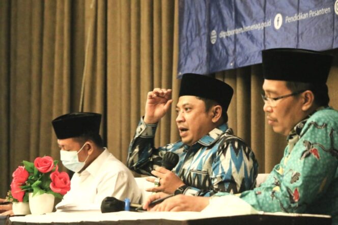 
Kemenag Uji Publik Peta Jalan Kemandirian Pesantren