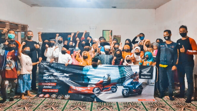 
PCX160 Ngabuburide, Riding Bareng dan Kegiatan Sosial