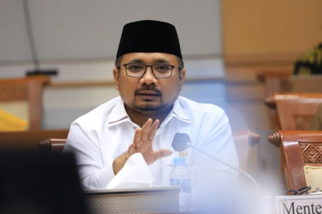 
Menag Gus Yaqut Minta Penyaluran Zakat Jangan Timbulkan Kerumunan