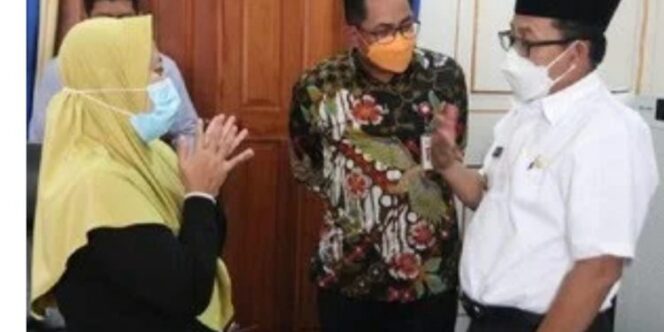 
Guru di Malang Dipecat Gara-gara Pinjaman Online, Wali Kota Sutiaji Angkat Bicara