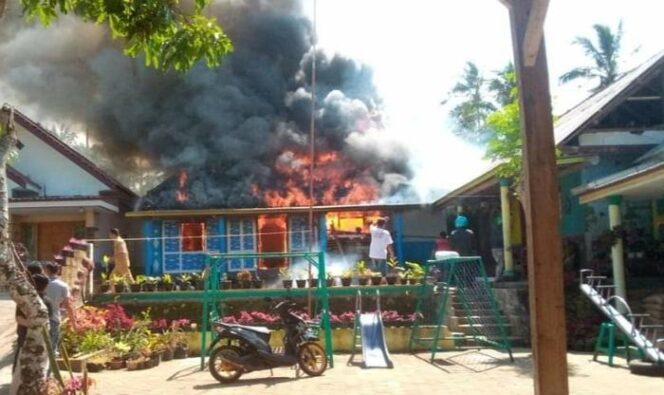 
Diduga Korsleting Listrik, Ponpes di Malang Terbakar