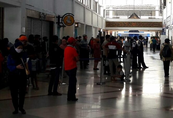 
Jelang Masa Larang Mudik Lebaran, Bandara Juanda Mulai Ramai Penumpang