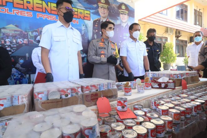 
Polres Pasuruan Kembali Berhasil Membongkar Ribuan Kaleng Susu Kadaluarsa di Pasaran