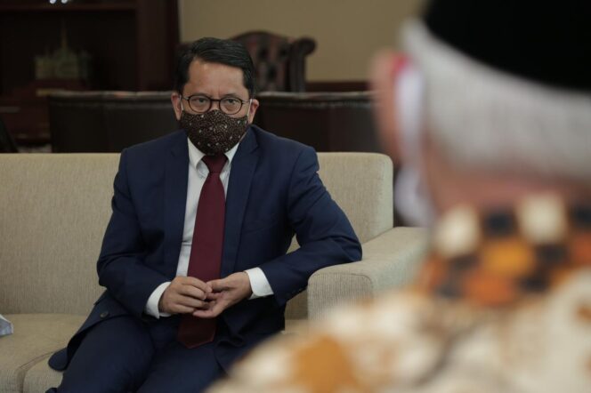 
Gerhana Bulan Total, Kemenag Imbau Salat Gerhana dan Zikir Tetap Terapkan Prokes