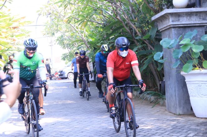 
Gus Ipul Sambut Kehadiran Tim Gowes Pangdam V Brawijaya ke Kota Pasuruan