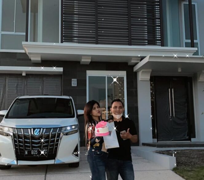 
Dapat Kado Ultah Rumah Mewah, Bos Grosir Tas Gempol Bertekad Buka Lapangan Pekerjaan