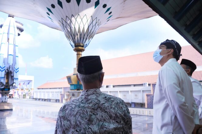 
Temui Gubernur Ganjar, Wali Kota Pasuruan Pelajari Payung Madinah Semarang