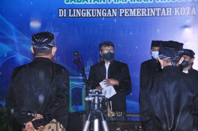 
8 Pejabat Pemkot Pasuruan Dilantik di Pasar