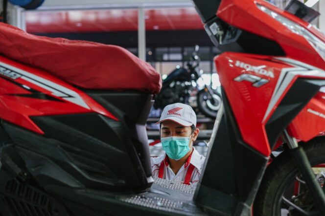 
Tips Bersihkan Busi Sendiri di Rumah ala MPM Motor Jatim