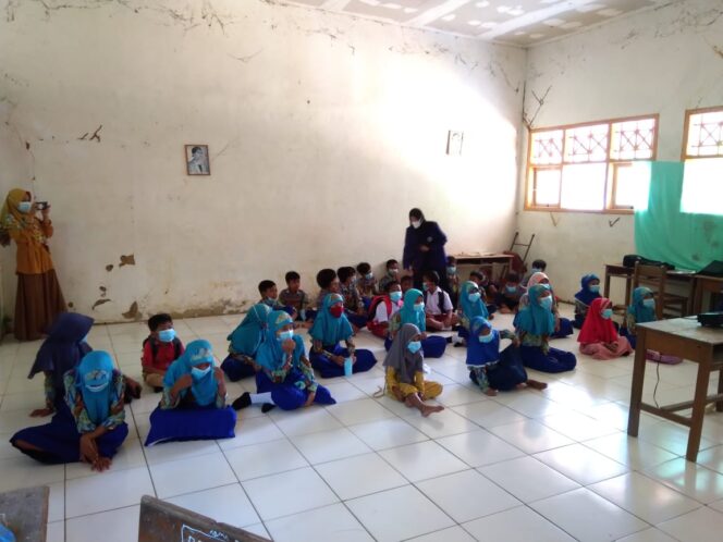 
Ketika Mahasiswa Jurusan HI Universitas Jember Mendadak Jadi Guru dalam Program Kampus Mengajar