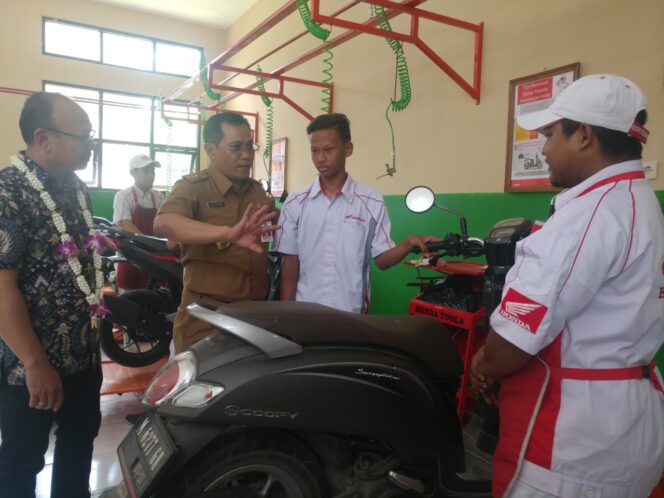 
Ciptakan SDM Unggul, MPM Honda Jatim Gelar Program AHASS Academy