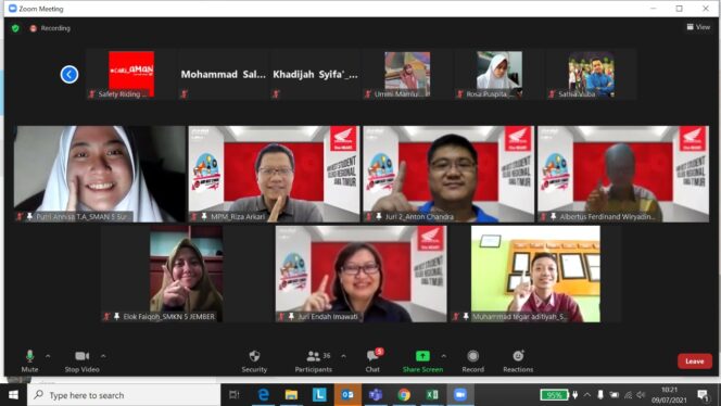 
Pelajar Jatim Beradu Ide dan Kreatifitas di AHM Best Student 2021