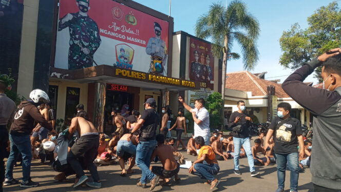 
Provokator Penyebar Poster Demo Tolak PPKM Darurat di Pasuruan Ditetapkan Jadi Tersangka