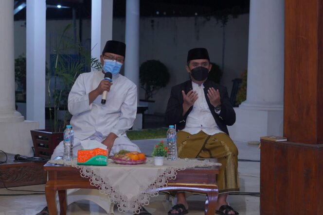 
Gus Ipul Ajak Warga Kota Pasuruan Doa dan Tahlil bersama Ulama dan Habaib
