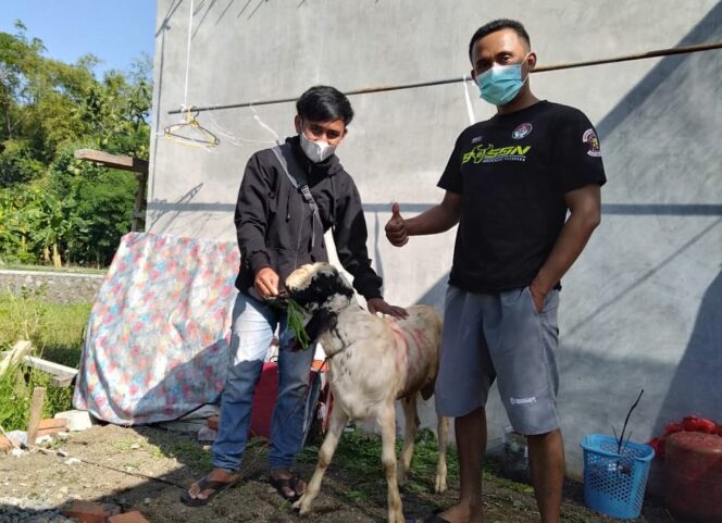 
Mudahkan Warga, Bold Riders Pasuruan Akan Bagikan Paket Daging Kurban dan Bumbu Gulai