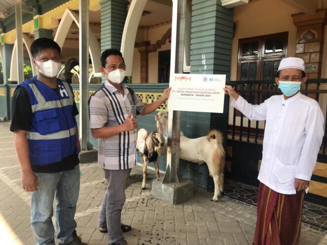 
MPM Honda Jatim Distribusikan Hewan Qurban untuk Masyarakat Sekitar
