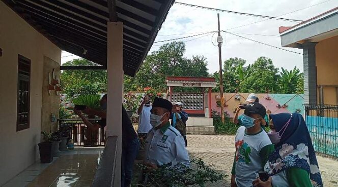 
DPC PKB Kota Pasuruan Bagikan Ratusan Bingkisan untuk Warga yang Jalani Isoman