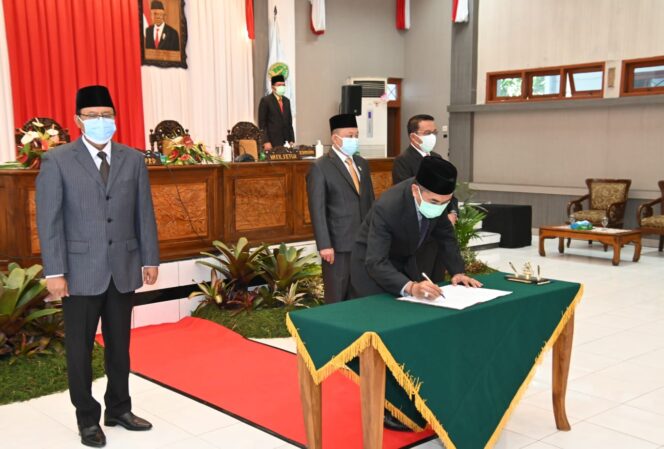 
Dewan Setujui Laporan Pertanggungjawaban APBD Pemkot Pasuruan TA 2020