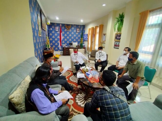 
PN Bangil Cabut Surat Keterangan Tidak Pernah Pidana Bacakades yang Sempat Tuai Sorotan Dewan