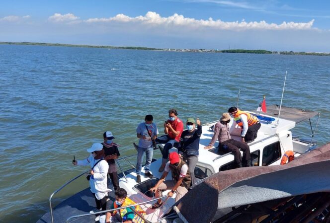 
Pemkot Pasuruan Akan Buka Wisata Laut Melihat Hiu Paus