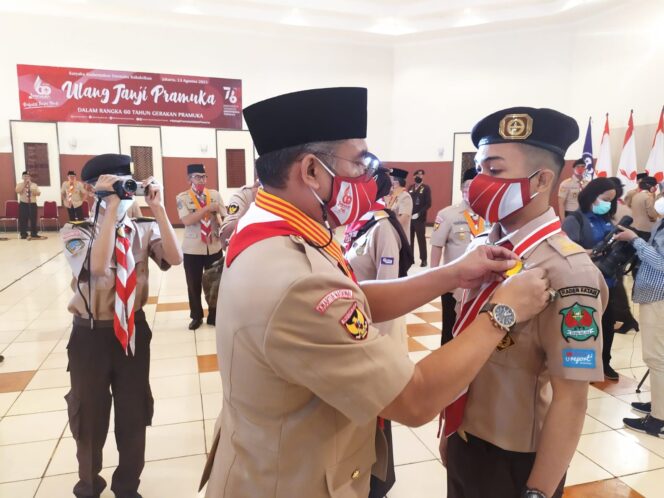 
Agus Salim Pramuka UIN Palembang Raih Lencana Teladan Tingkat Nasional