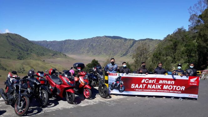 
MPM Honda Bersama Satlantas Polres Malang dan Dishub Sosialisasikan Keselamatan Berkendara ke Warga Gunung Bromo