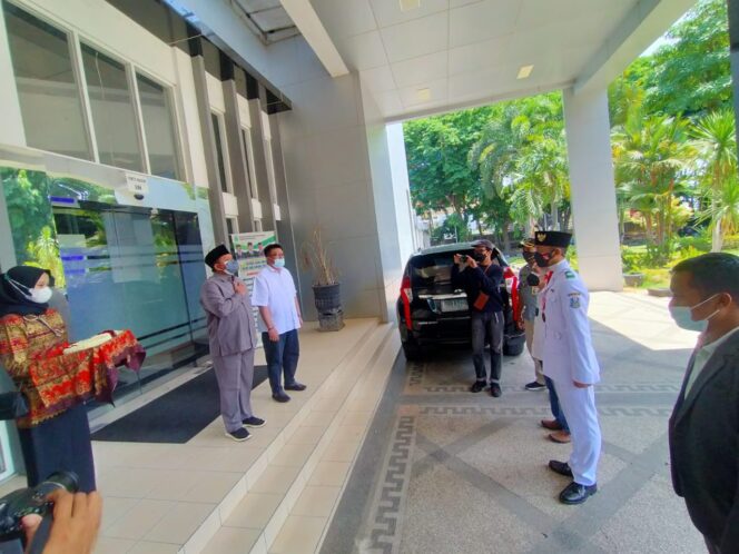 
Datang ke Dewan, Hafiz Anggota Paskibraka Nasional Asal Baujeng Disambut Bak Pahlawan
