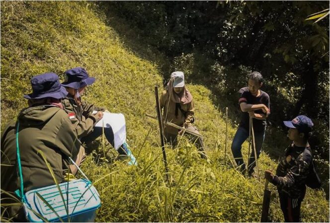 
Kolaborasi Tim Ahli Biologi ITS – NU Pasuruan dan Univ. Yudharta Pasuruan, lakukan Penelitian Flora & Fauna di Hutan Blok Sapen Gunung Arjuno