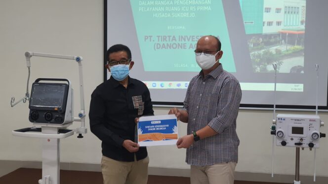 
Dukung Penanganan Covid-19, AQUA Pandaan Sumbangkan Ventilator ke Rumah Sakit di Sukorejo