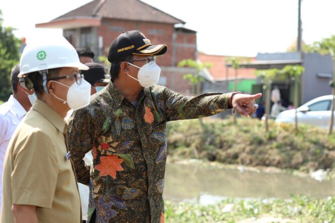 
Jelang Musim Hujan, Bupati Gus Muhdlor Ajak Warga Sidoarjo Peduli Kebersihan Sungai