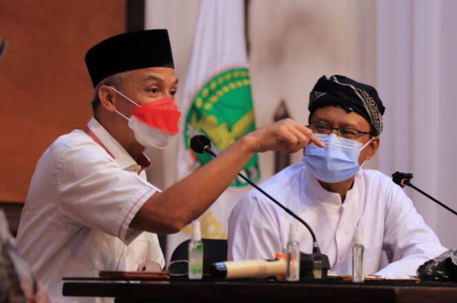 
Gus Ipul dan Mas Ganjar Kopi Darat Bahas Radio