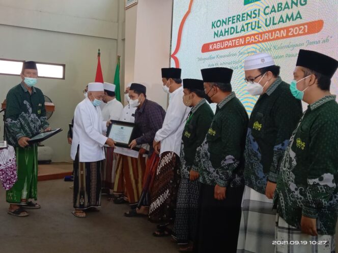 
Sah! Gus Ipong – KH Muzakki Birrul Alim Kembali Nahkodai PCNU Kabupaten Pasuruan