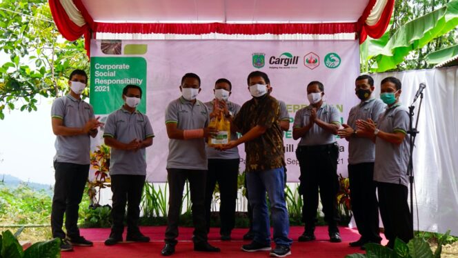 
Sediakan Sumber Protein Masyarakat, Cargill Gelar Kampung Peduli Gizi
