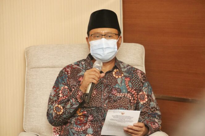 
Waspada DBD, Gus Ipul Minta Warga Giatkan Kerja Bakti Bersihkan Lingkungan