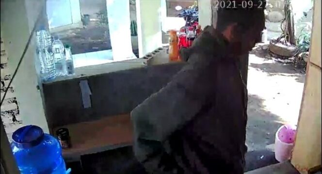 
Nyaru Jadi Pembeli, Pria Ini Embat Hape dan Uang Pemilik Warung di Pasrepan