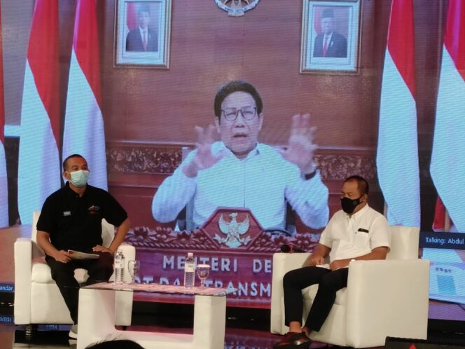 
Menteri dan Bupati Bicara Digitalisasi Desa di Webinar AMSI