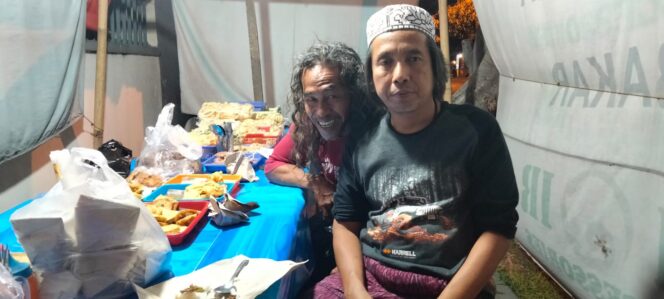 
Di Balik Cerita Muksas dan Kiai Zawawi Imron