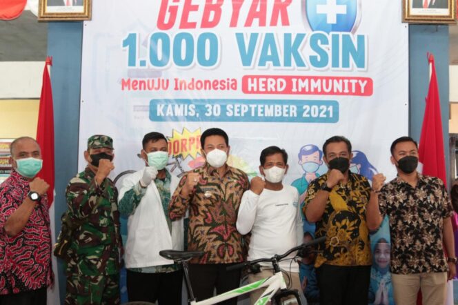 
Vaksinasi Warga Wadungasih Berhadiah Sepeda Gunung dan Voucer Pulsa